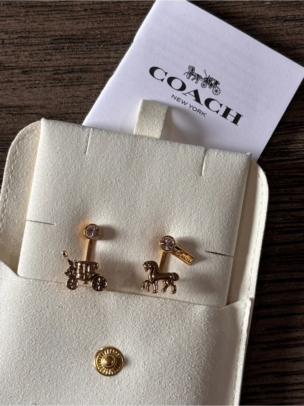 ✨ NWOT Authentic Coach Gold Horse & Carriage Convertible Ear Jacket Earrings Set - Picture 6 of 8